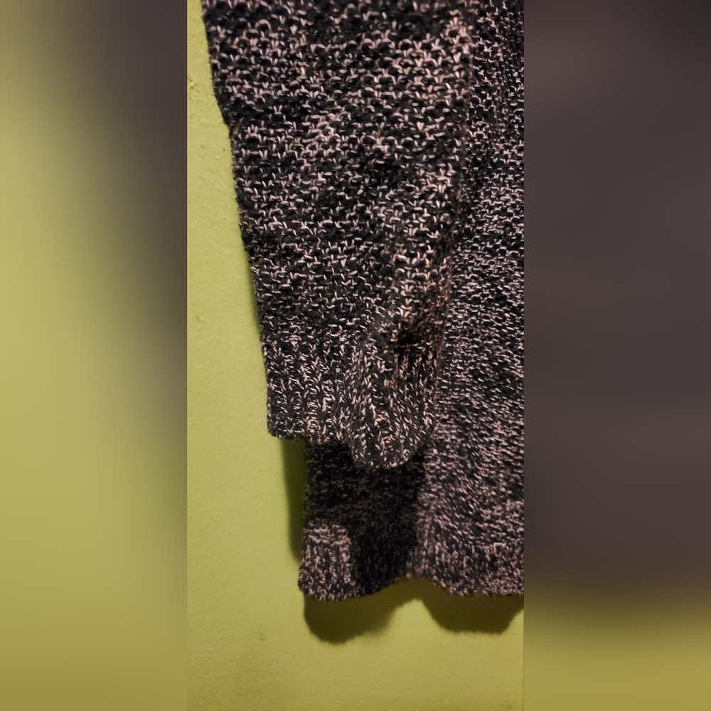 Sweater - Picture 4 of 6